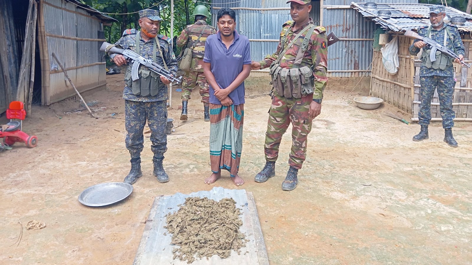 লংগদুতে যৌথ অভিযান: ৭ কেজি গাঁজা ও নগদ অর্থসহ একজন আটক