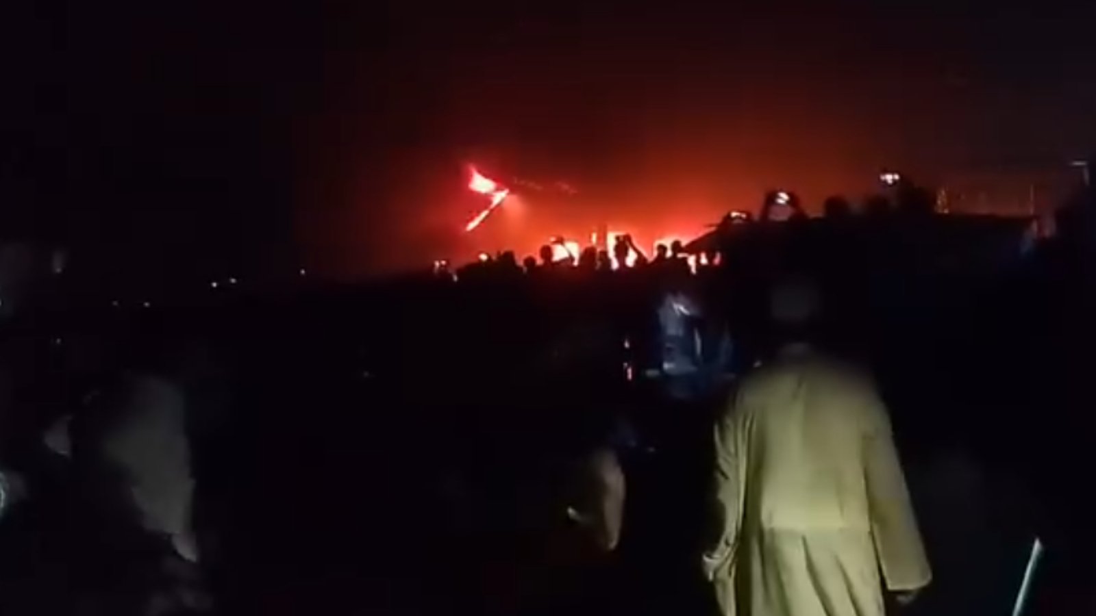 বাউফলের কালাইয়া বন্দরে অগ্নিকাণ্ড: দুটি দোকান পুড়ে ছাই, ২০ লাখ টাকার ক্ষয়ক্ষতি