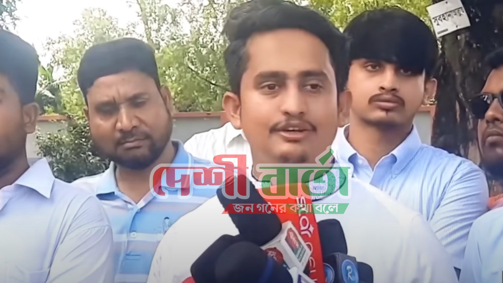 'চাপের কাছে নত' হয়ে শাপলা প্রতীক বাতিল করছে ইসি: সারজিস আলম