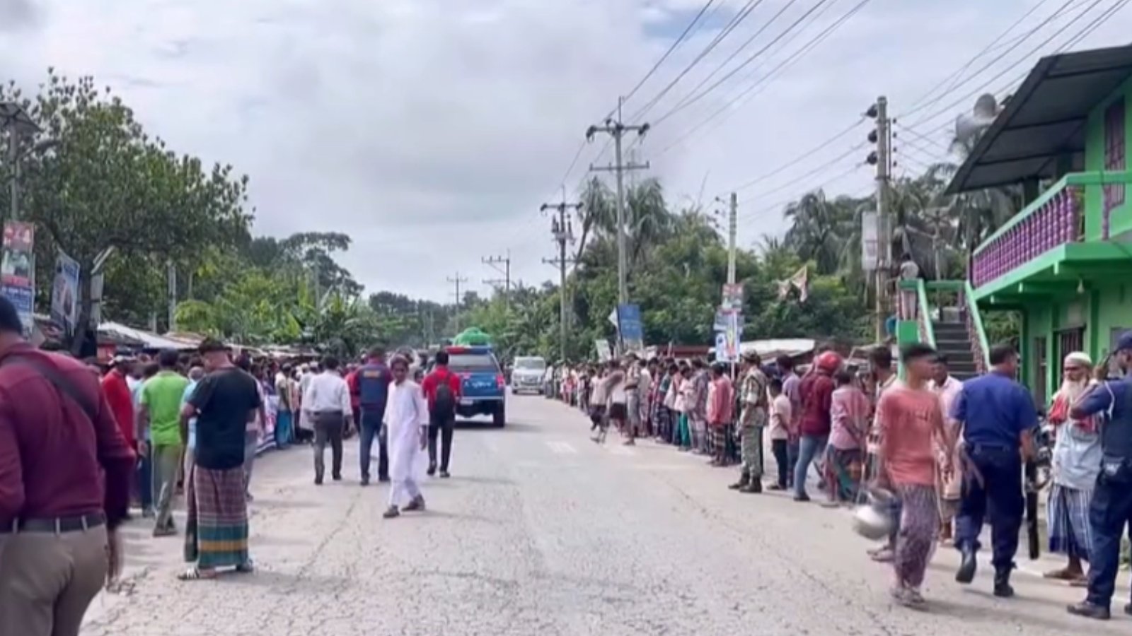 সীমানা পুনর্বিন্যাসের প্রতিবাদে উত্তাল ফরিদপুর