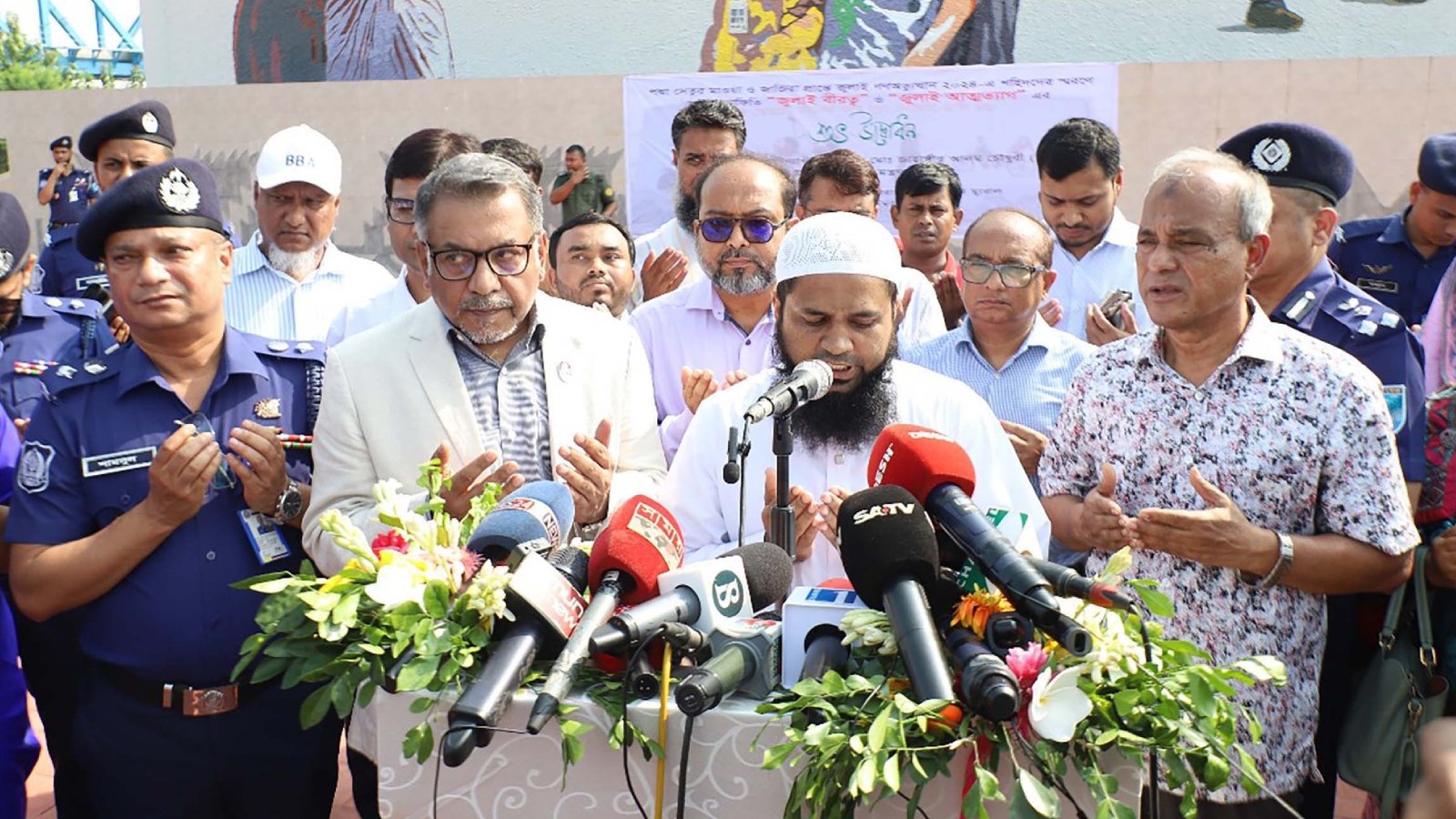 ‘জুলাই বীরত্ব’ ও ‘জুলাই আত্মত্যাগ’ গ্রাফিতি তরুণ প্রজন্মকে স্মরণ করাবে জুলাইয়ের আন্দোলন: স্বরাষ্ট্র উপদেষ্টা