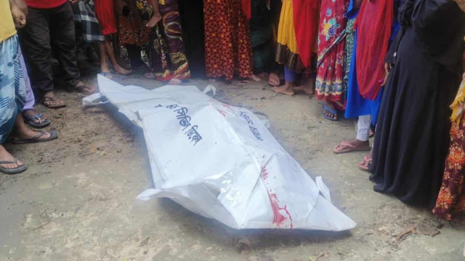 চাঁপাইনবাবগঞ্জে ট্রাক ও মোটরসাইকেল মুখোমুখি সংঘর্ষে নিহত ১