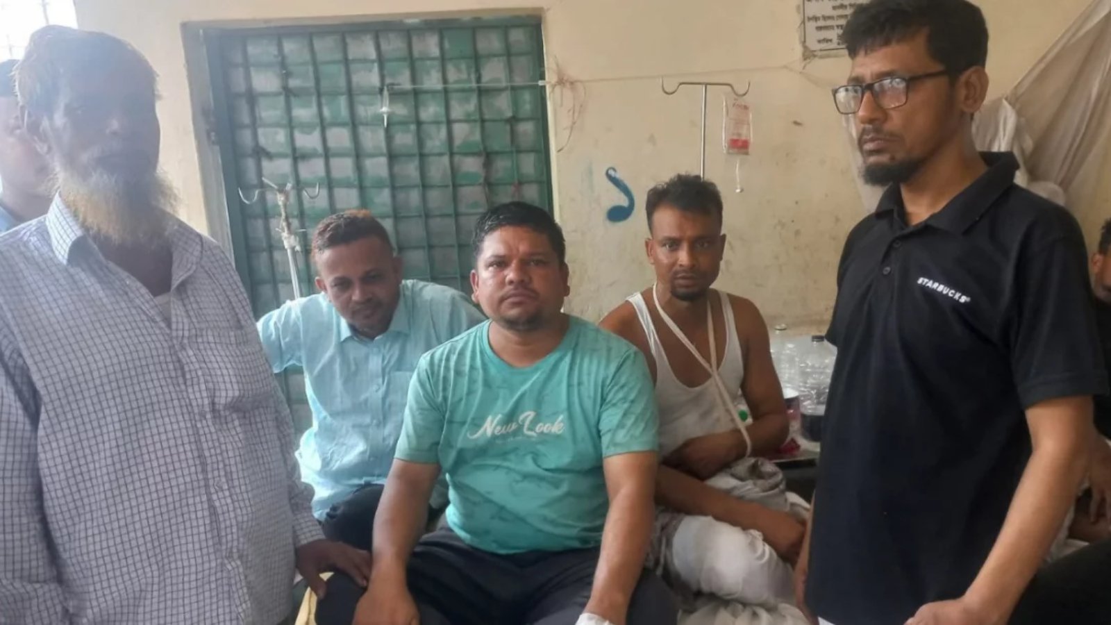 তারেক রহমান-রুমিন ফারহানার ছবি বিকৃতিকে ঘিরে, বিএনপি-জামায়াত সংঘর্ষে আহত ২০