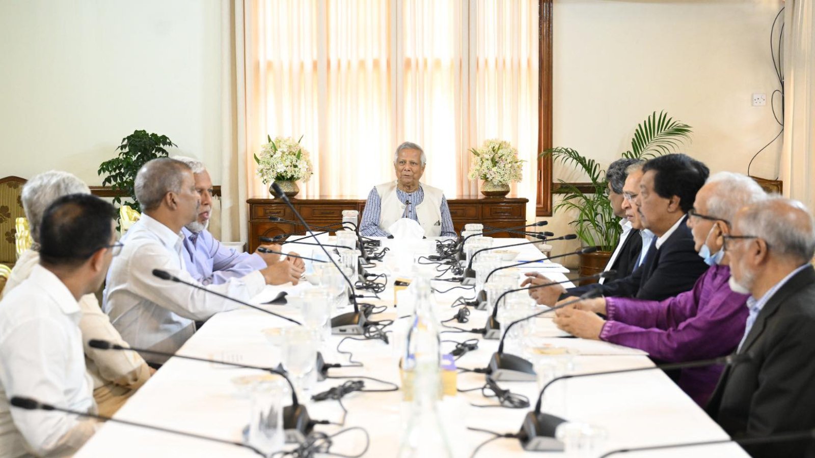 চূড়ান্ত প্রতিবেদন প্রস্তুত: শিগগিরই অন্তর্বর্তীকালীন সরকারের কাছে জমা দেবে জাতীয় ঐকমত্য কমিশন