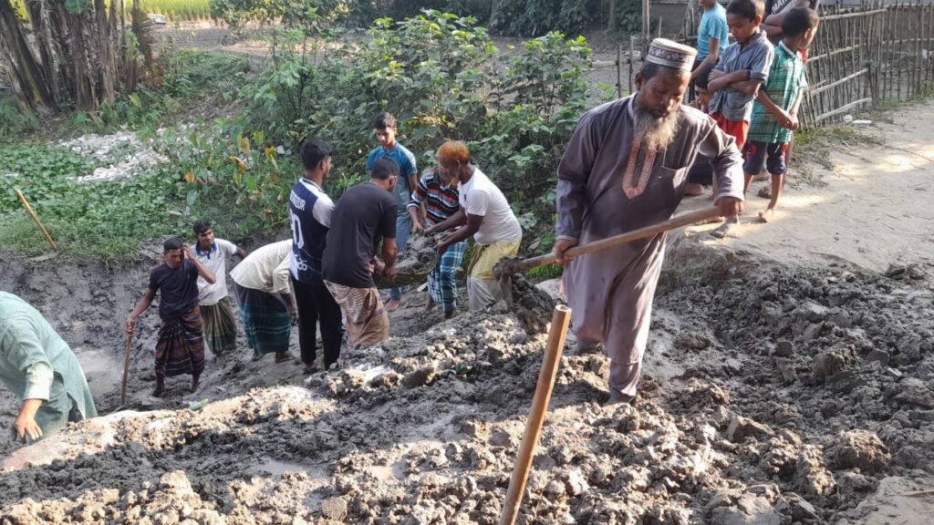 জামাতের উদ্যোগে নীলফামারী উপজেলা টুপামারী ইউনিয়ন ৪নং ওয়াডে রাস্তা মেরামত।