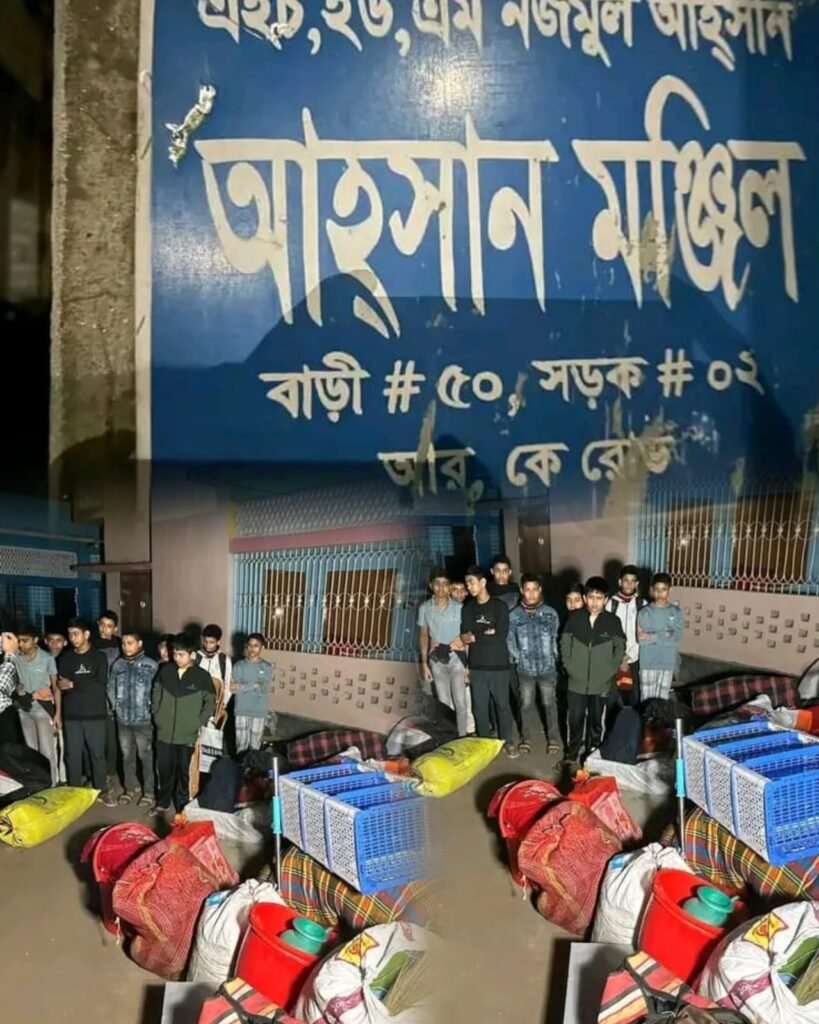 রংপুরে রেনেসা ক্যাডেট কোচিংয়ের শিশুদের রাতেই আবাসিক হল থেকে বের করে দিল ভবন মালিক।