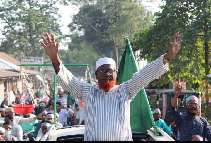 জলঢাকায় জামায়াতের কর্মীরা প্রান ফিরে পেয়েছে।