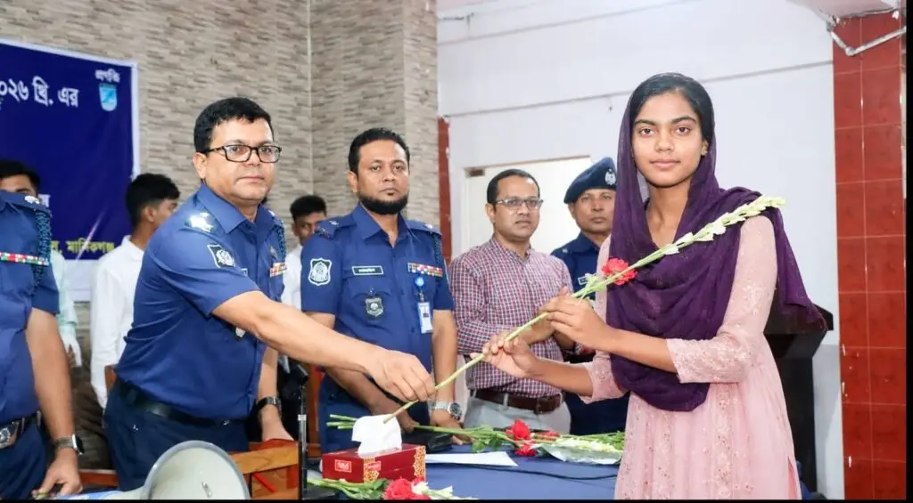 ঘুষ নয়, ১২০ টাকাতেই পুলিশের চাকরি