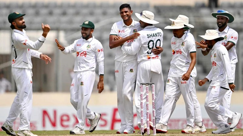 ঘরের মাঠে পাকিস্তানকে উড়িয়ে টাইগারদের ইতিহাস