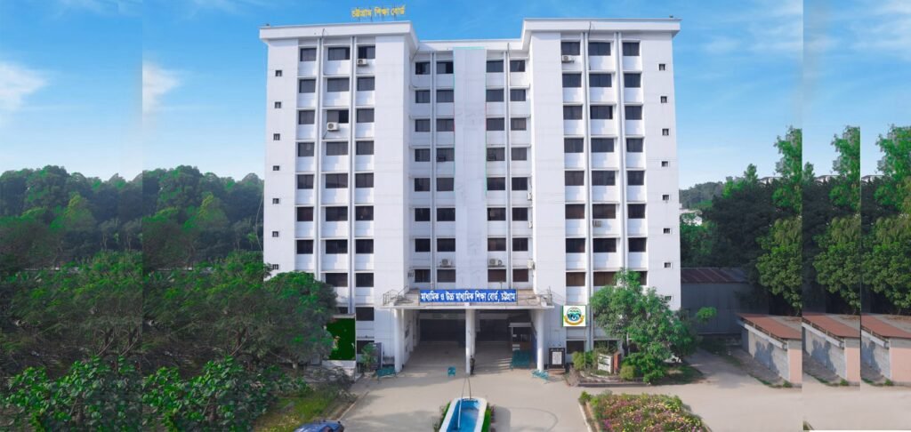 এইচএসসি ও সমমানের পরীক্ষা অনির্দিষ্টকালের জন্য স্থগিত করলো চট্টগ্রাম শিক্ষা বোর্ড ।