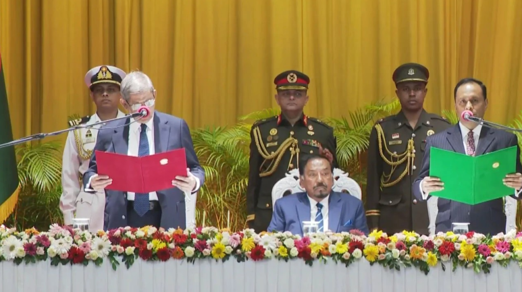 রাষ্ট্রপতি হিসেবে দায়িত্ব গ্রহণ করে শপথ নিলেন মির্জা ফখরুল।