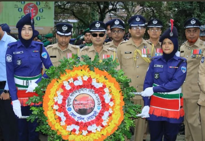 নোয়াখালী জেলা পুলিশের জুলাই গণঅভ্যুত্থান দিবস-২০২৬ উপলক্ষে জুলাই শহীদদের প্রতি পুষ্পস্তবক অর্পণ